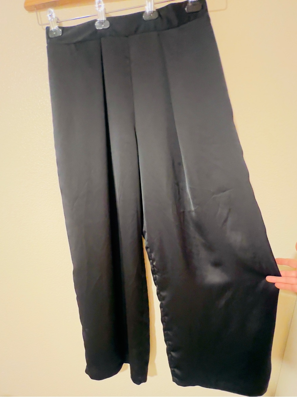 Victoria’s Secret Black Wide-Leg Satin Pleated Trousers-Lounge Pants Size L